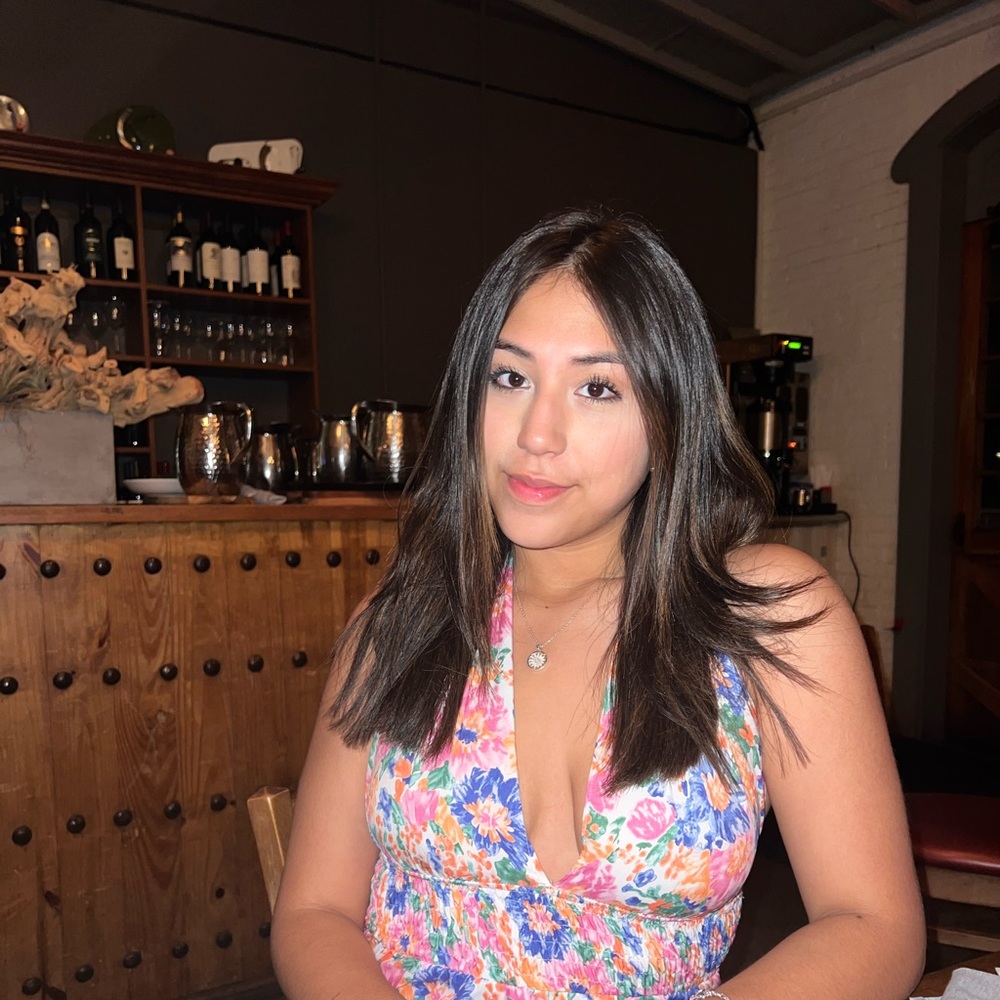 Meet your Posher, Mona